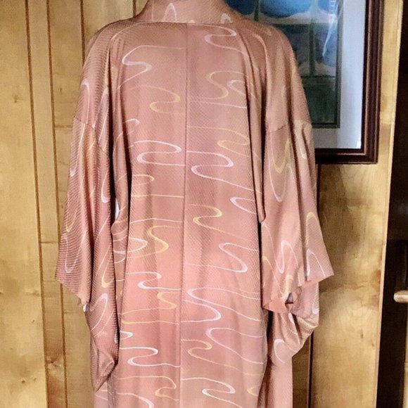 Vintage Japanese Kimono~ Chirimen Silk~ Floral Pattern ~Bust 48 / Length 60 in - Picture 3 of 12